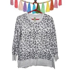 GreenTea Gray Leopard Print Cozy Soft Sweatshirt Size Small